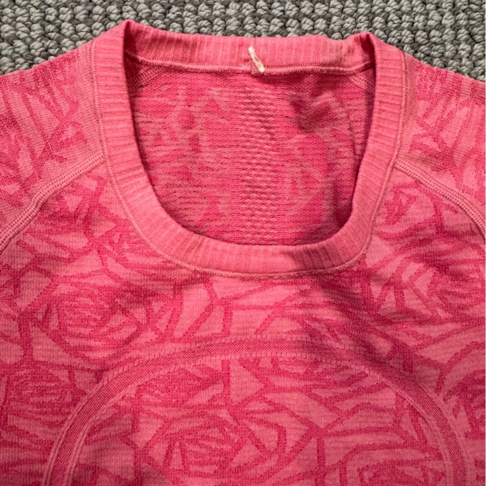 💖LULULEMON SWIFTLY TECH SHORT SLEEVE CREW💖 - Picture 3 of 6